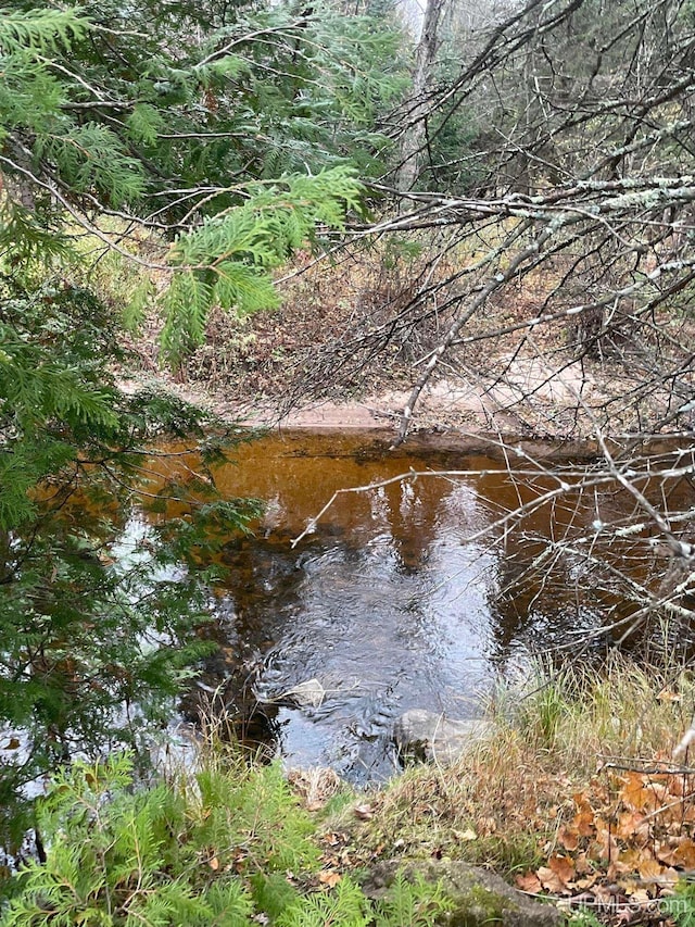 408 Green Garden Rd, Marquette, MI 49855