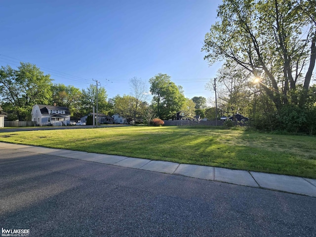 Johnson St, Almont, MI 48003