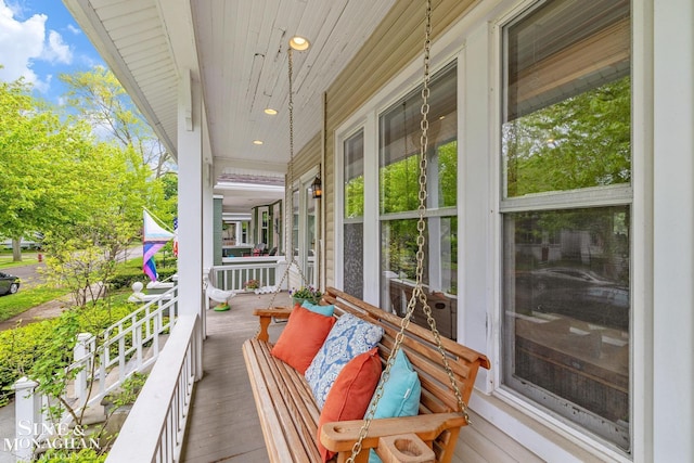 1117 Lakepointe St, Grosse Pointe Park, MI 48230 - balcony with a porch