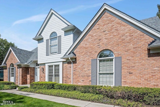 683 Morningside Ln, Grosse Pointe Woods, MI 48236 - traditional home featuring brick siding and roof with shingles