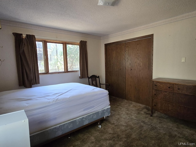 1604 Mildred Ave, Marquette, MI 49855 - carpeted bedroom featuring a textured ceiling, a closet, and crown molding