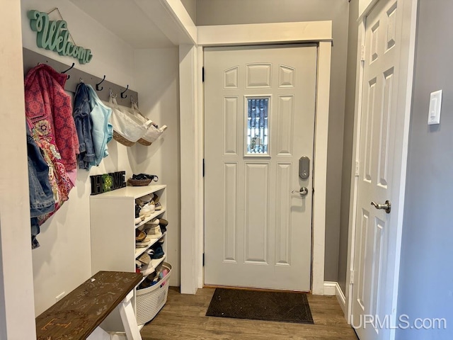 624 S 16th St, Escanaba, MI 49829 - mudroom featuring wood finished floors