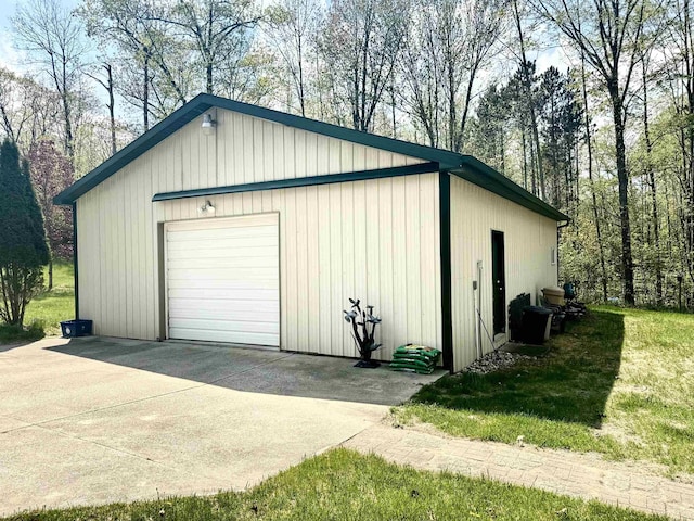 detached garage with driveway