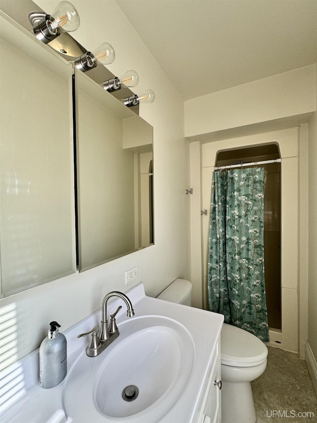 18020 Lake Rd, Pelkie, MI 49958 - bathroom featuring toilet, a shower with shower curtain, and vanity