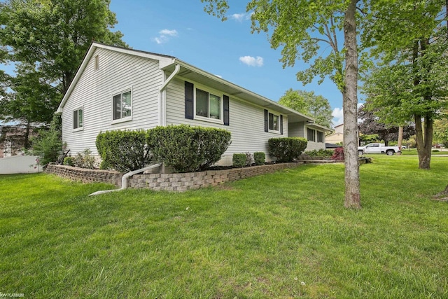 11770 Lennry Rd, Shelby Twp, MI 48315 - view of side of home with a yard