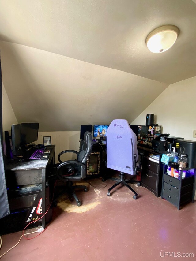 213 N Fifth St, Marquette, MI 49855 - office area with vaulted ceiling