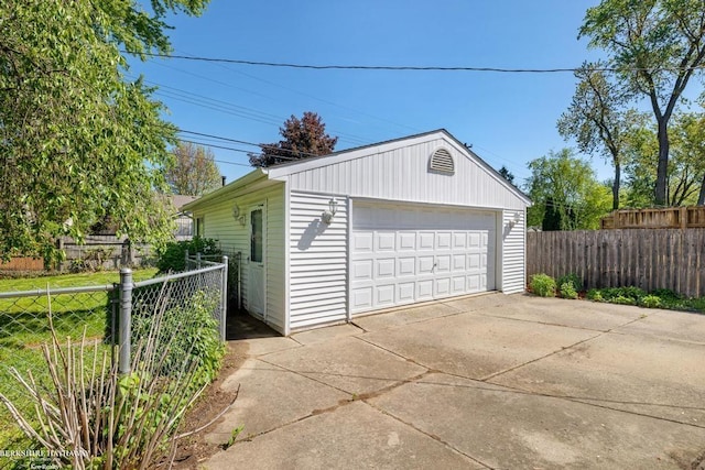 1131 Boyd St, Troy, MI 48083 - detached garage with fence
