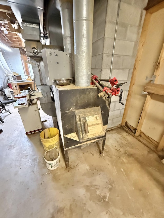 555 W Saxton Rd, Sanford, MI 48657 - view of utilities