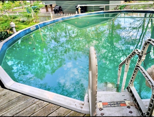 555 W Saxton Rd, Sanford, MI 48657 - view of swimming pool