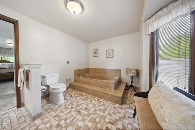 53638 Sherwood Ln, Shelby Twp, MI 48315 - full bath featuring toilet, a garden tub, baseboards, and ensuite bathroom