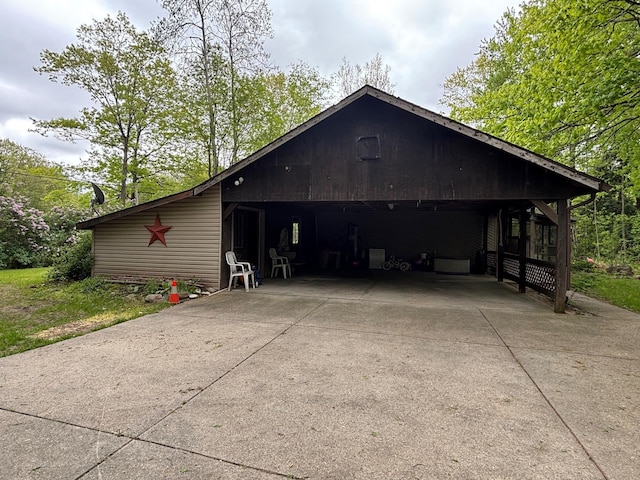 2913 W Howard Rd, Beaverton, MI 48612 - view of outdoor structure with concrete driveway