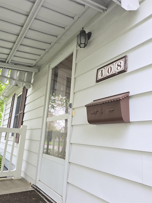 408 Sidney St, Bay City, MI 48706 - view of property entrance