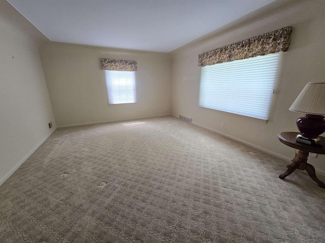 408 Sidney St, Bay City, MI 48706 - unfurnished room with carpet and baseboards