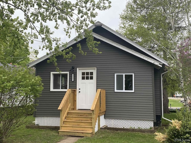 317 Lane Ave, Iron Mountain, MI 49802 - back of property with a yard