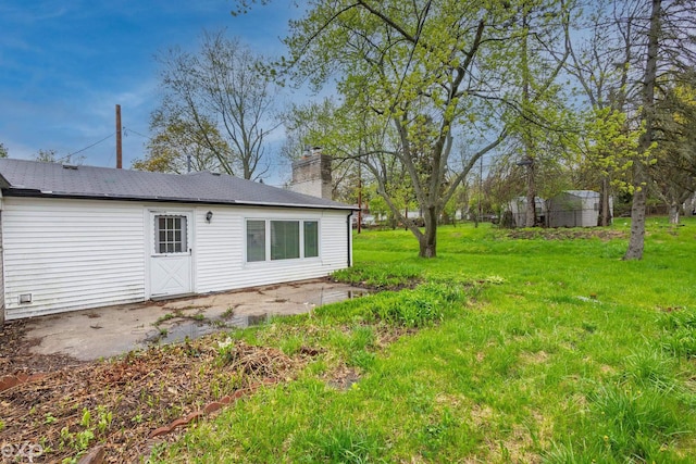 3168 Herbell Dr, Waterford, MI 48328 - view of grassy yard