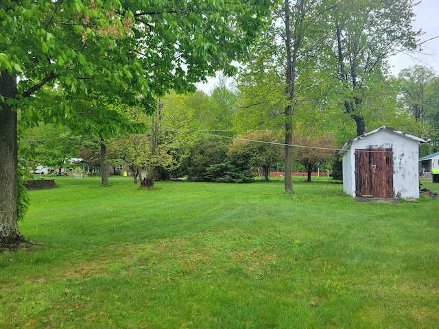 5523 Red Oak Rd, Beaverton, MI 48612 - view of green lawn