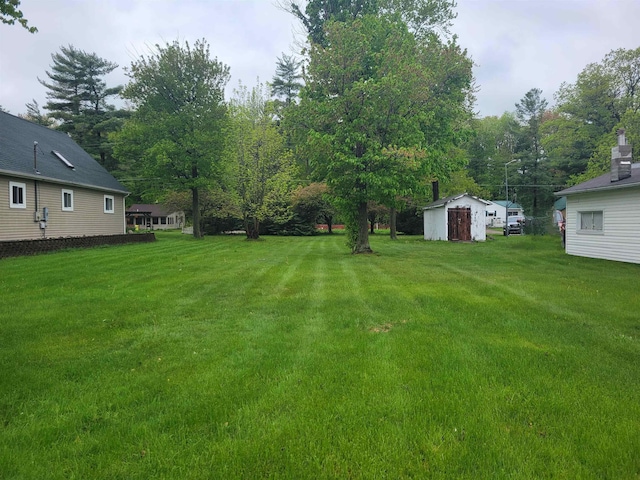 5523 Red Oak Rd, Beaverton, MI 48612 - view of green lawn