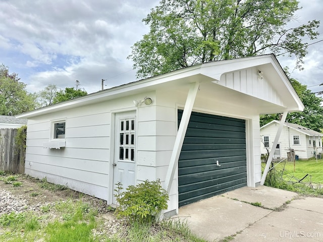 1217 S Kimberly Ave, Iron Mountain, MI 49801 - detached garage with concrete driveway