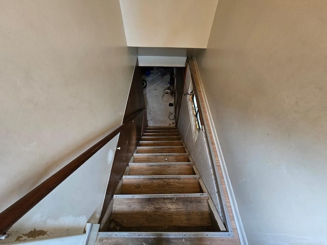 711 Moore St, Owosso, MI 48867 - view of stairway