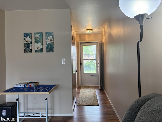 8401 18 Mile Rd Unit 154, Sterling Heights, MI 48313 - entryway with dark wood-style flooring and baseboards