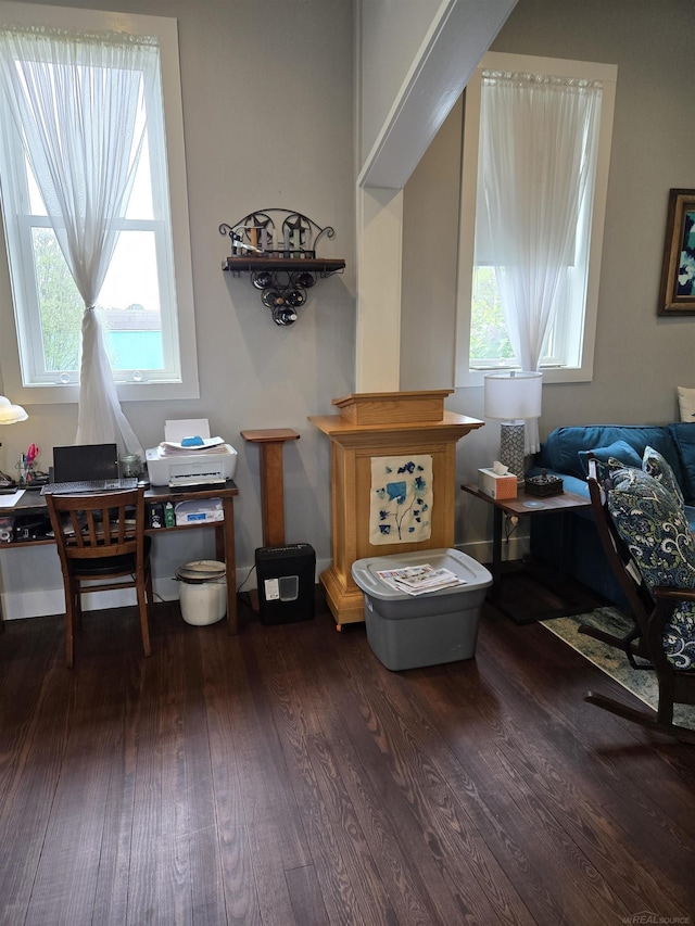 2450 N Lakeshore Rd, Carsonville, MI 48419 - living area featuring wood finished floors and a desk