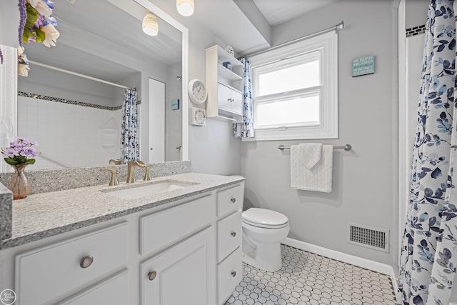 8878 Arlington Rd, White Lake, MI 48386 - bathroom with vanity, toilet, a shower with shower curtain, and baseboards