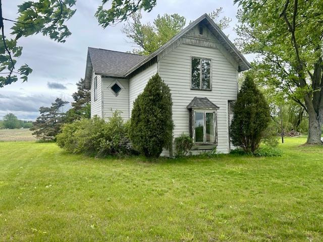 4992 Freeman Rd, Beaverton, MI 48612 - view of side of property with a yard