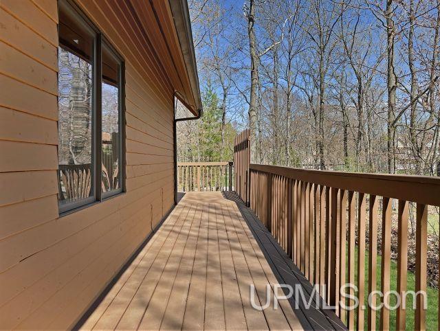 7730 Tipperary Ave, Gladstone, MI 49837 - view of deck
