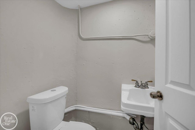 24080 Scotia Rd, Oak Park, MI 48237 - bathroom with toilet and a sink