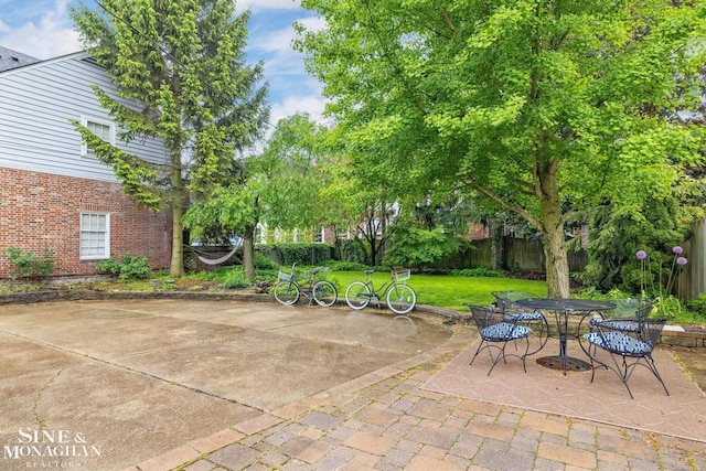 255 Lewiston Rd, Grosse Pointe Farms, MI 48236 - view of patio / terrace