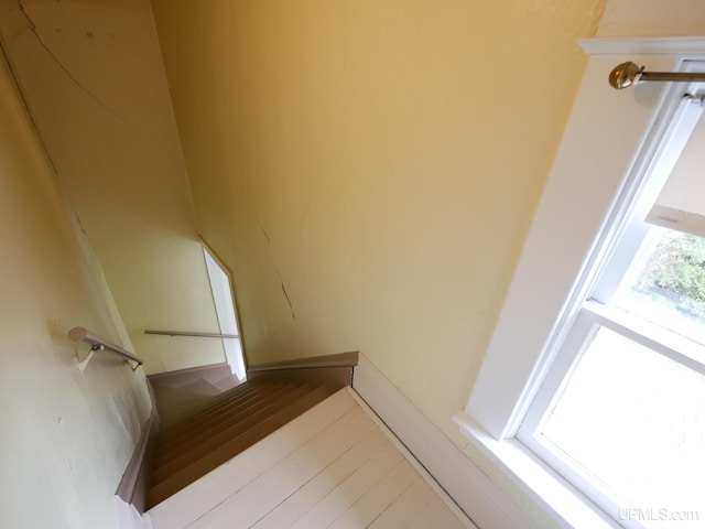 708 Calumet St, Lake Linden, MI 49945 - view of stairway