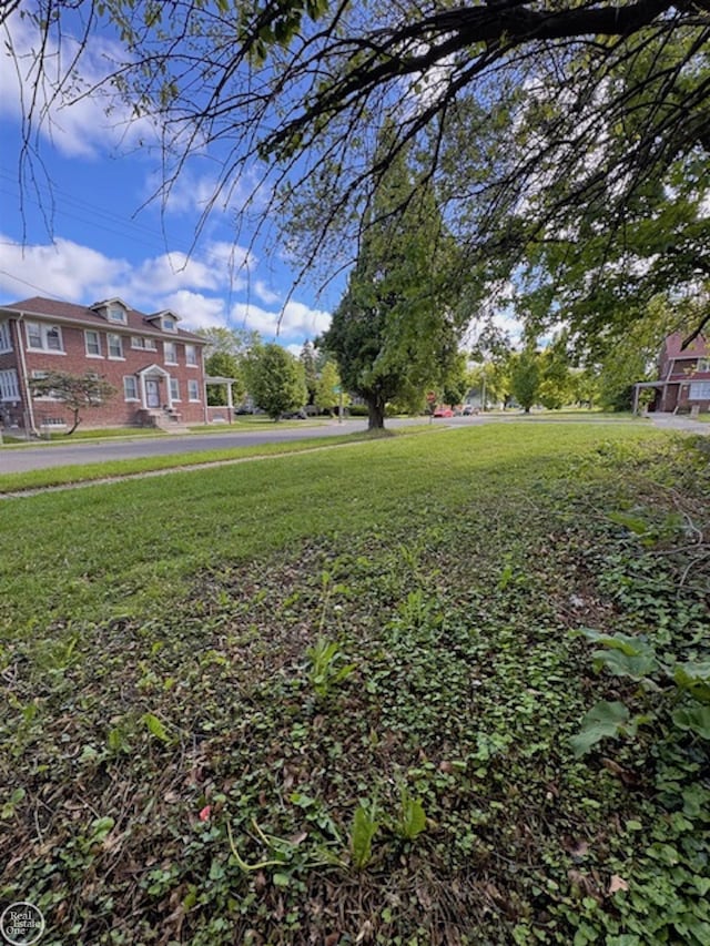 395 Chalmers St, Detroit, MI 48215