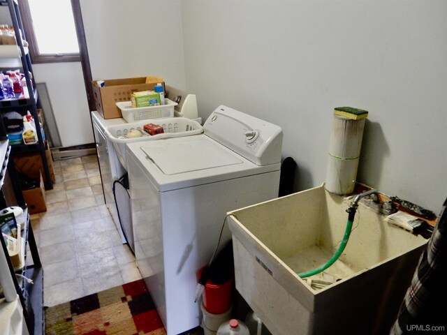 4815 N Southside Rd, Manistique, MI 49854 - washroom with washing machine and dryer