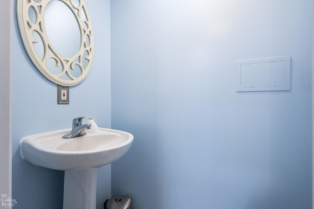 656 Lawson Dr, Lake Orion, MI 48362 - bathroom with a sink