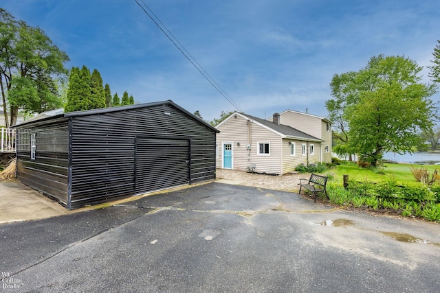 656 Lawson Dr, Lake Orion, MI 48362 - view of detached garage