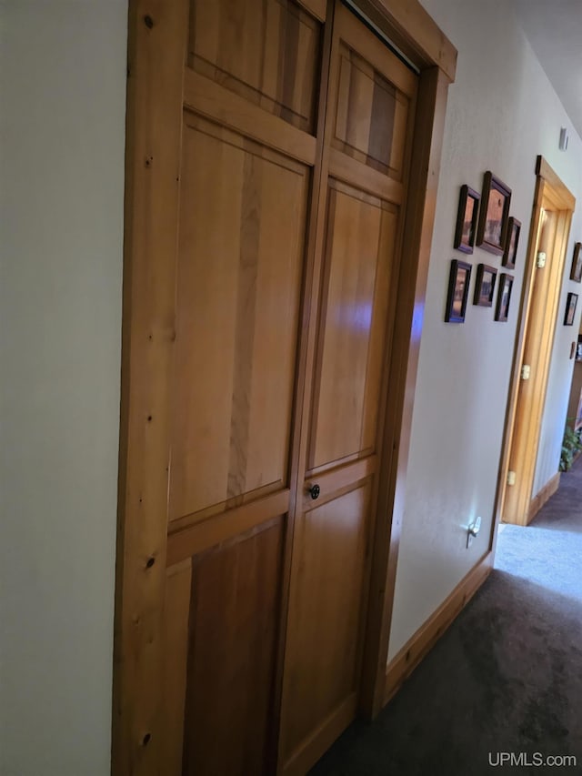 2051 Town Rd M Rd, Florence T-Wi, WI 54121 - detailed view of carpet flooring and baseboards