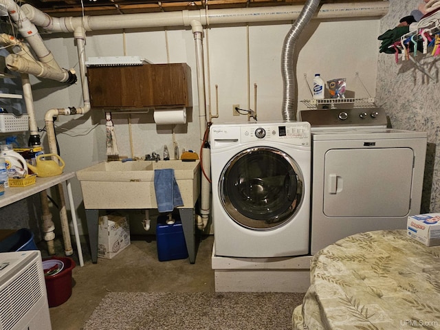 2051 Town Rd M Rd, Florence T-Wi, WI 54121 - laundry room featuring washing machine and dryer