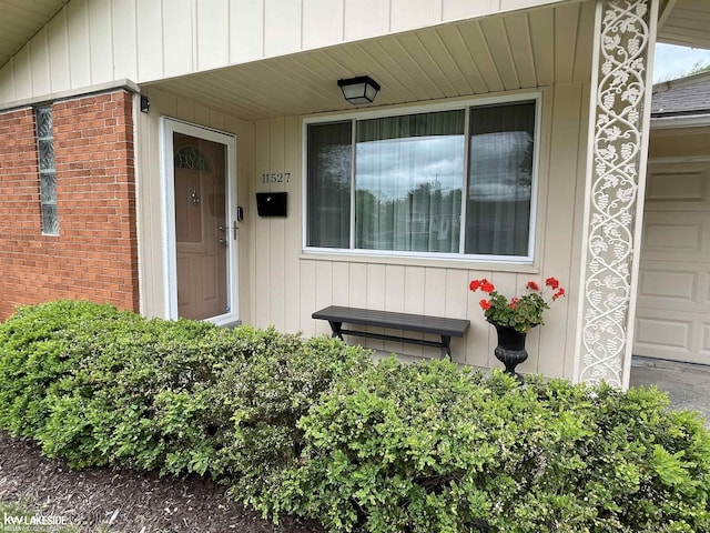11527 Crown Dr, Sterling Heights, MI 48314 - view of property entrance