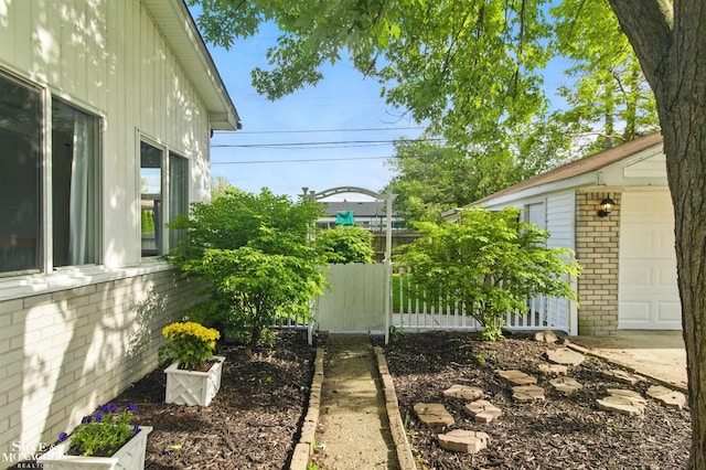 22574 Katzman St, Clinton Township, MI 48035 - view of yard