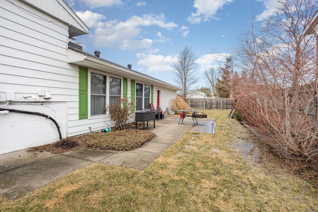 5149 Reinhardt Ln, Bay City, MI 48706 - view of yard featuring a patio