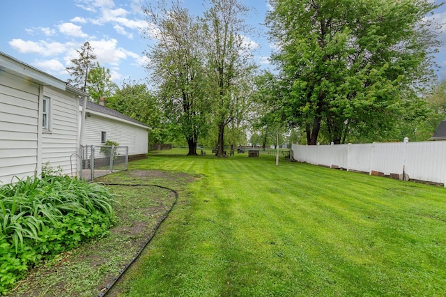 205 E Murphy St, Bay City, MI 48706 - view of yard
