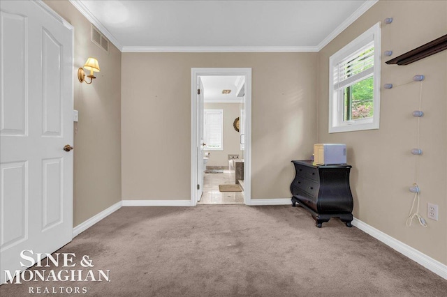 55266 Lordona Ln, Shelby Twp, MI 48315 - bedroom featuring carpet, baseboards, crown molding, and ensuite bathroom