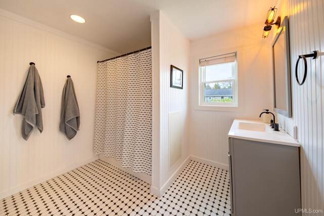 2091 Wilkinson Ave, Marquette, MI 49855 - bathroom with vanity, baseboards, and curtained shower