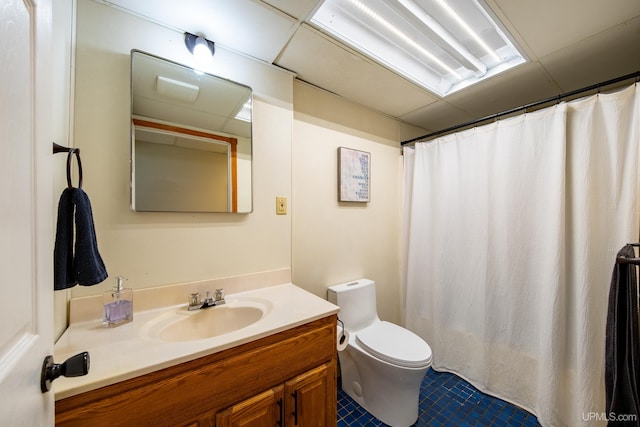 2091 Wilkinson Ave, Marquette, MI 49855 - full bath featuring toilet, vanity, tile patterned floors, and a shower with shower curtain