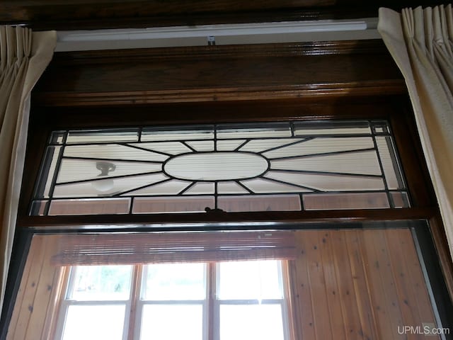 909 Quincy St, Hancock, MI 49930 - detailed view