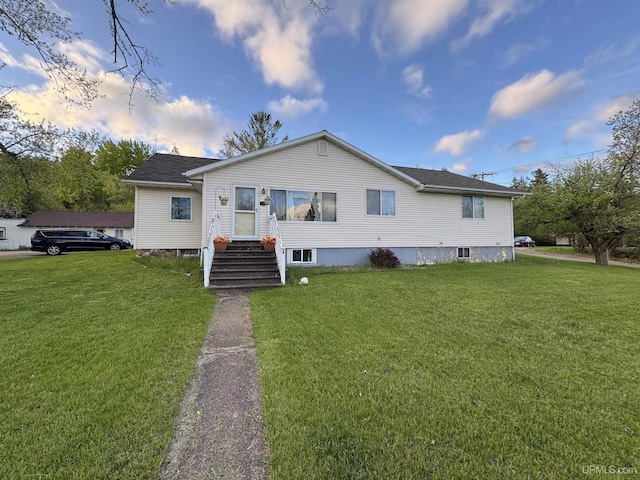 500 Fairbanks St, Iron Mountain, MI 49801 - view of front facade featuring a front lawn