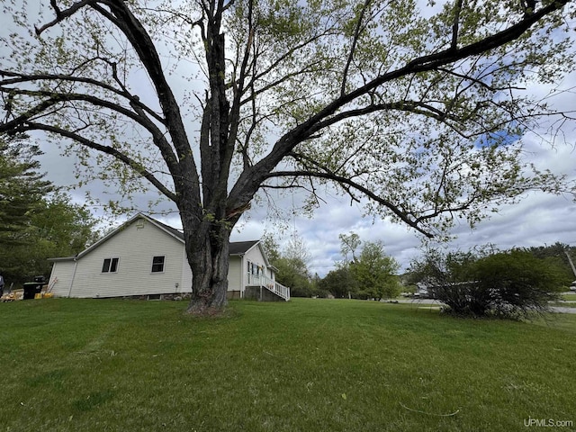 500 Fairbanks St, Iron Mountain, MI 49801 - view of green lawn