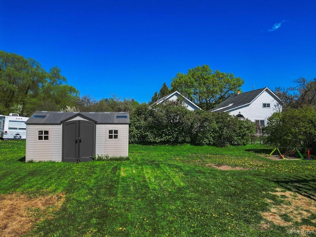 422 Washington St, Ishpeming, MI 49849 - view of green lawn