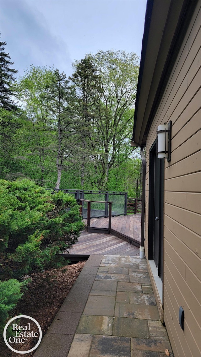 966 Pine Needle Trl, Oakland Twp, MI 48306 - gate with a deck