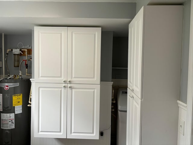 3214 Elnor Dr, Gladwin, MI 48624 - closet with water heater